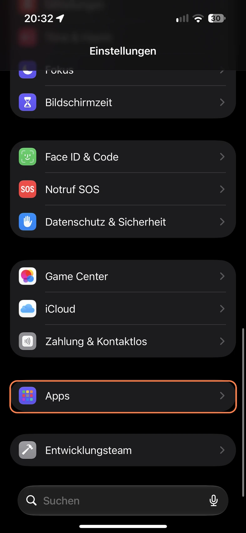 Scrolle in der Einstellungen-App des iPhones nach unten und tippe auf Apps.