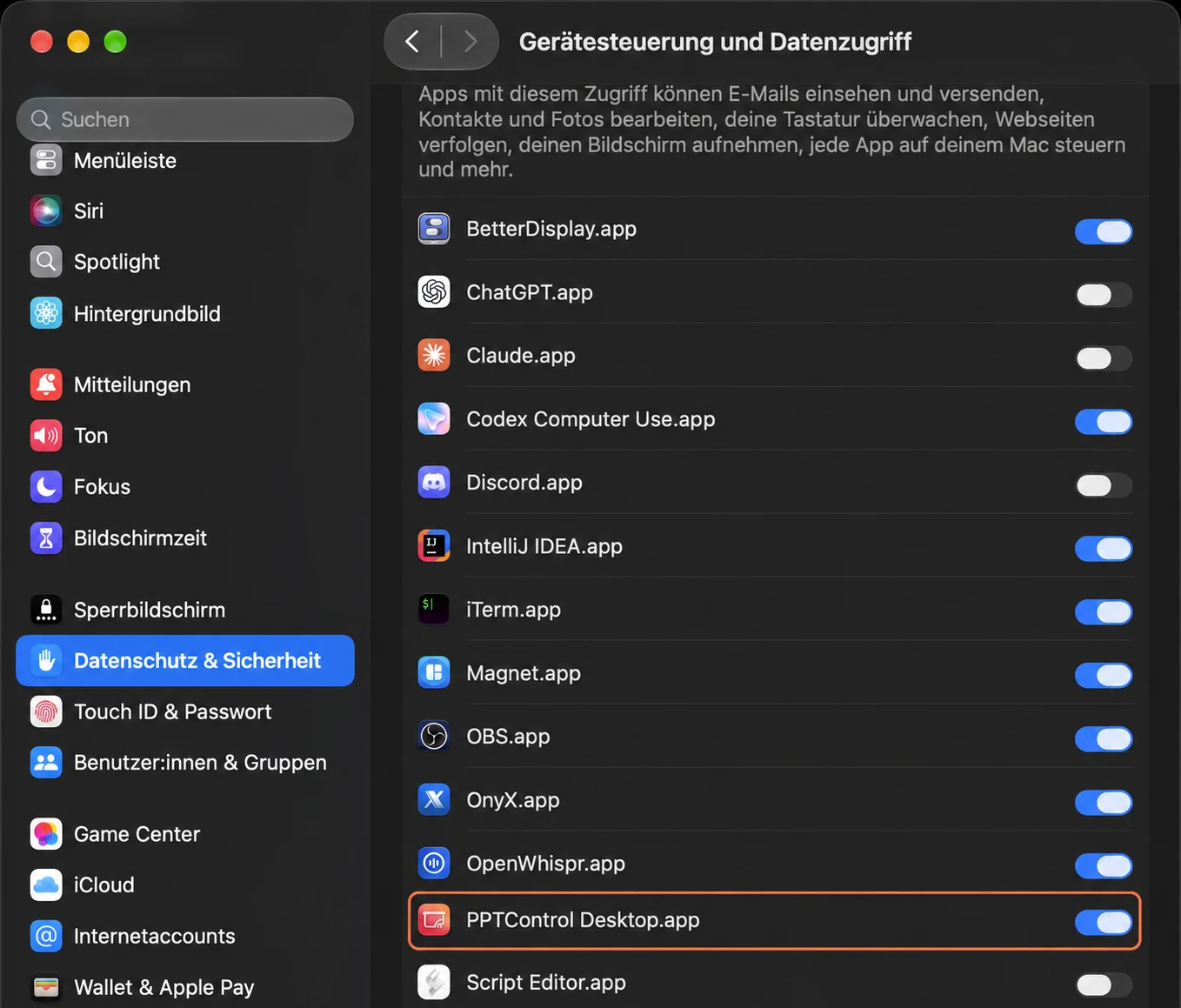 Schalte PPTControl Desktop ein. Der blaue Schalter zeigt, dass der Zugriff erlaubt ist (macOS 27) (Beispielansicht).